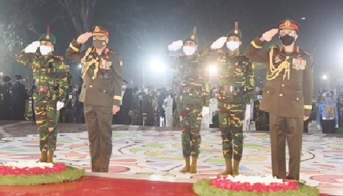 একুশের প্রথম প্রহরে ভাষা শহীদদের প্রতি রাষ্ট্রপতি ও প্রধানমন্ত্রীর শ্রদ্ধা নিবেদন