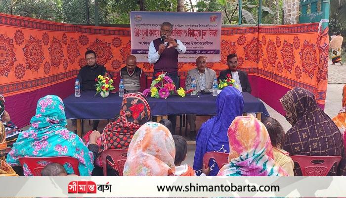 দেবহাটায় আইডিয়ালে উন্নত চুলা বিতরণ