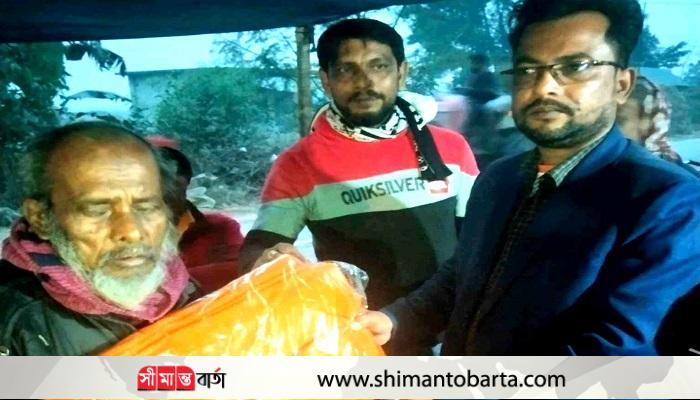 দিনাজপুরে এমপি শিবলী সাদিকের পক্ষে শীতবস্ত্র বিতরণ