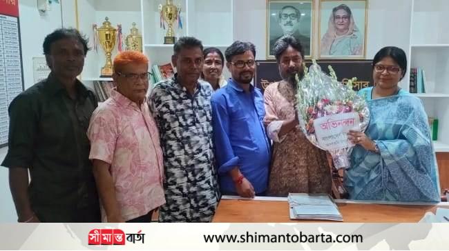 আশাশুনির নবাগত ইউএনও’র কৃষক লীগের ফুলেল শুভেচ্ছা