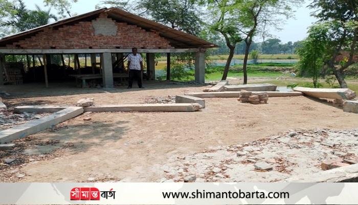 কালীগঞ্জে আদালতের আদেশ অমান্য করে প্রতিপক্ষের জমি দখলের পায়তারা